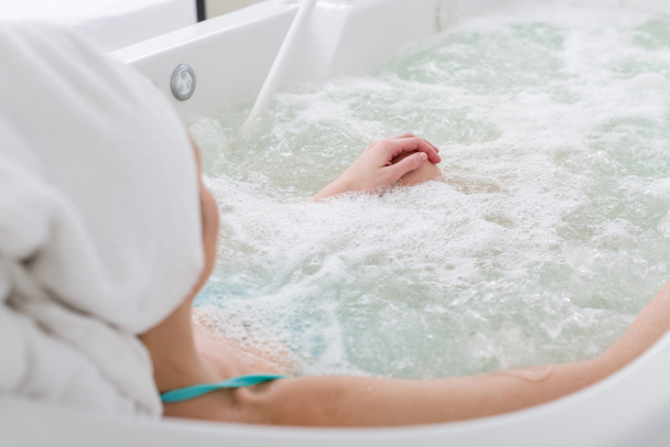 taking a nano bubble hydrogen bath 